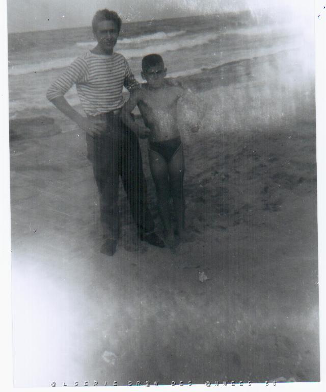 gaby et max a la plage a oran.jpg